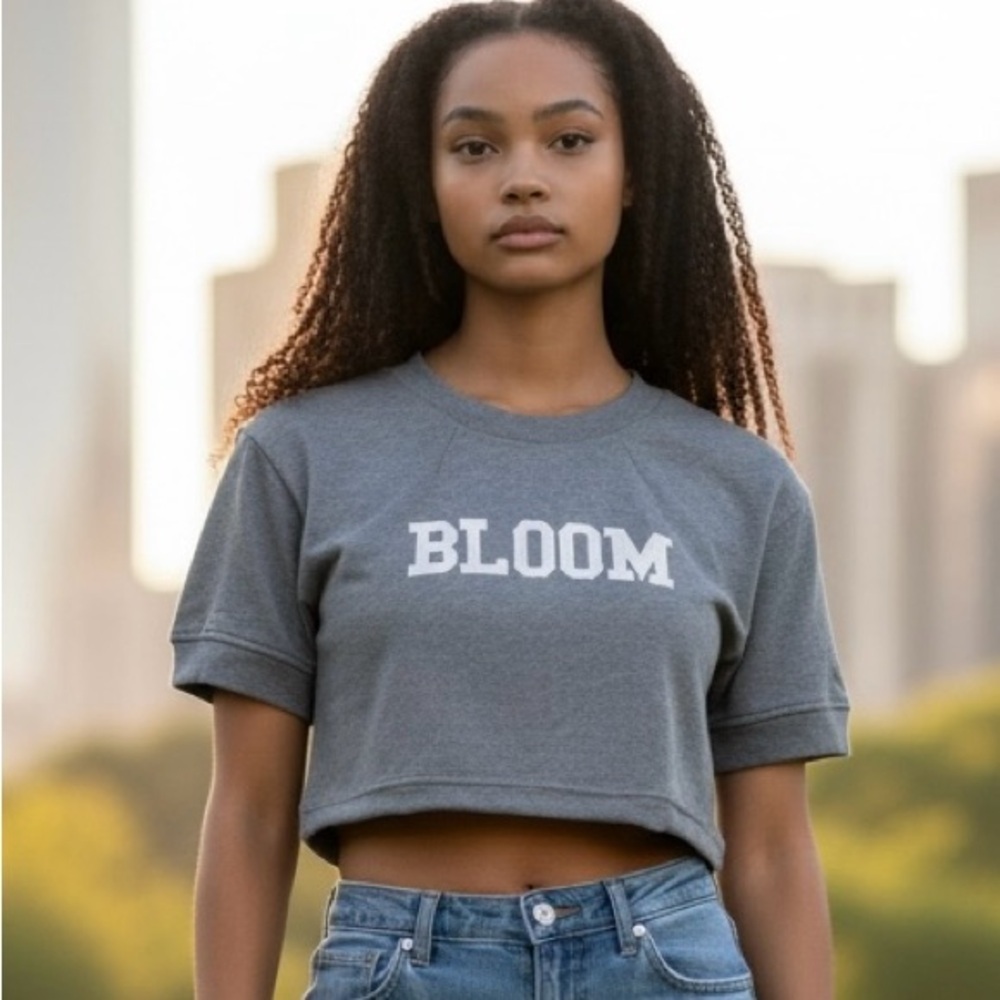 Aritzia Sunday Best Bloom Short Sleeve Cropped Summer Sweatshirt Graphic Bloom